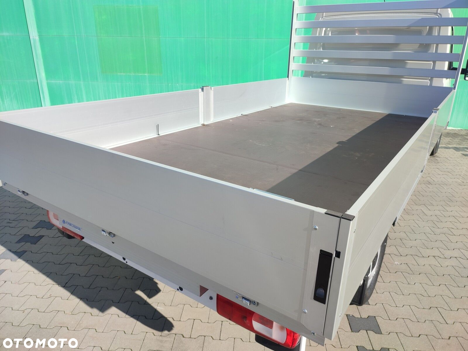 Volkswagen Crafter Crafter 35 Podwozie z pojedynczą kabiną silnik: 2,0 l EU6 SCR 177 KM / skrzynia biegów: Przedni napęd manualna 6-biegowa rozstaw osi: 4490 mm - 9