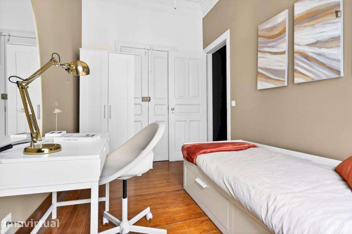 Quarto - localizado em Marquês de Pombal Lisbon - Grande imagem: 3/26