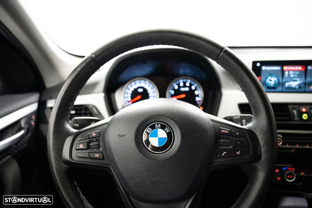 BMW X1 25 e xDrive Corporate Edition - 15