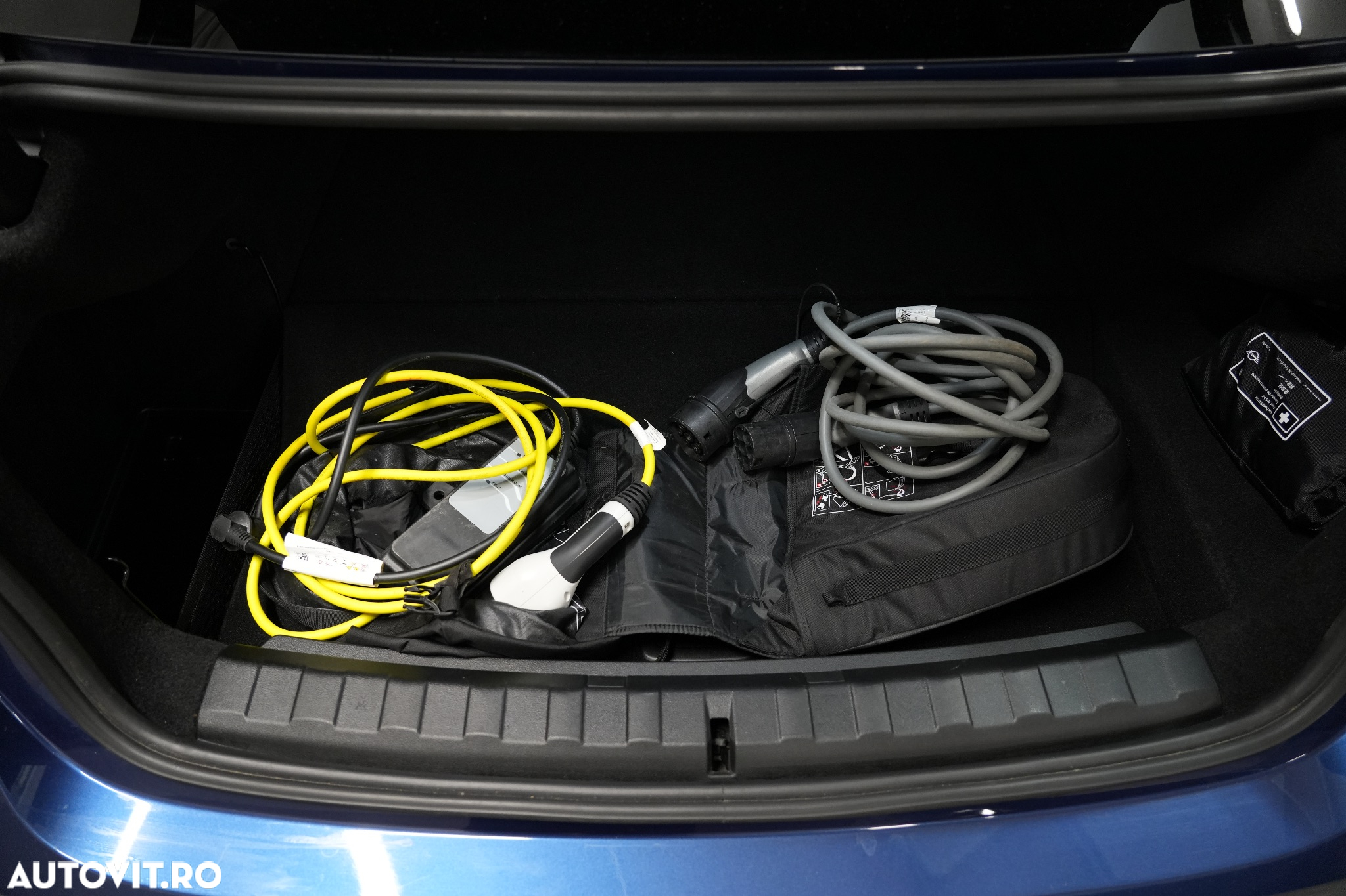 BMW Seria 3 330e AT PHEV - 29