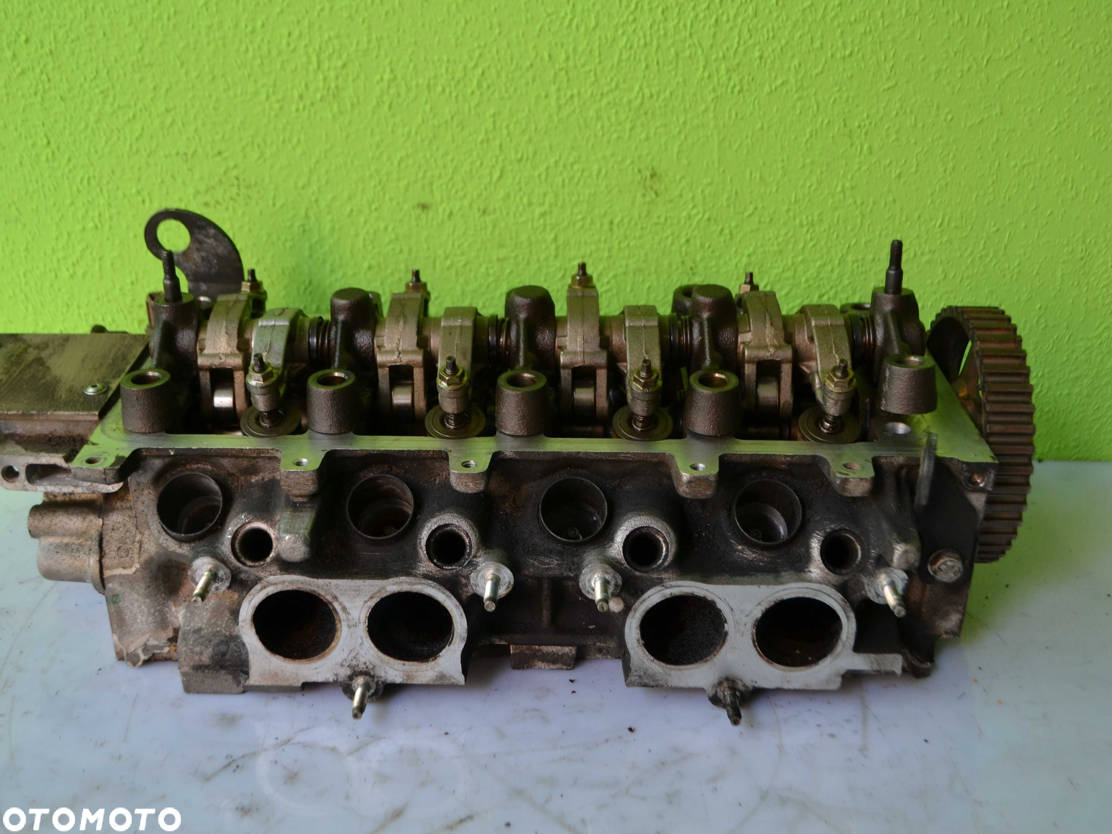 Głowica Silnika CITROEN PEUGEOT 1.6 8V - 6