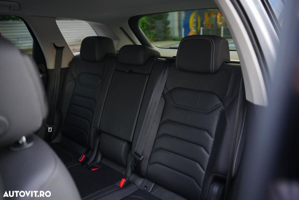 Volkswagen Touareg V6 TDI R-Style - 12