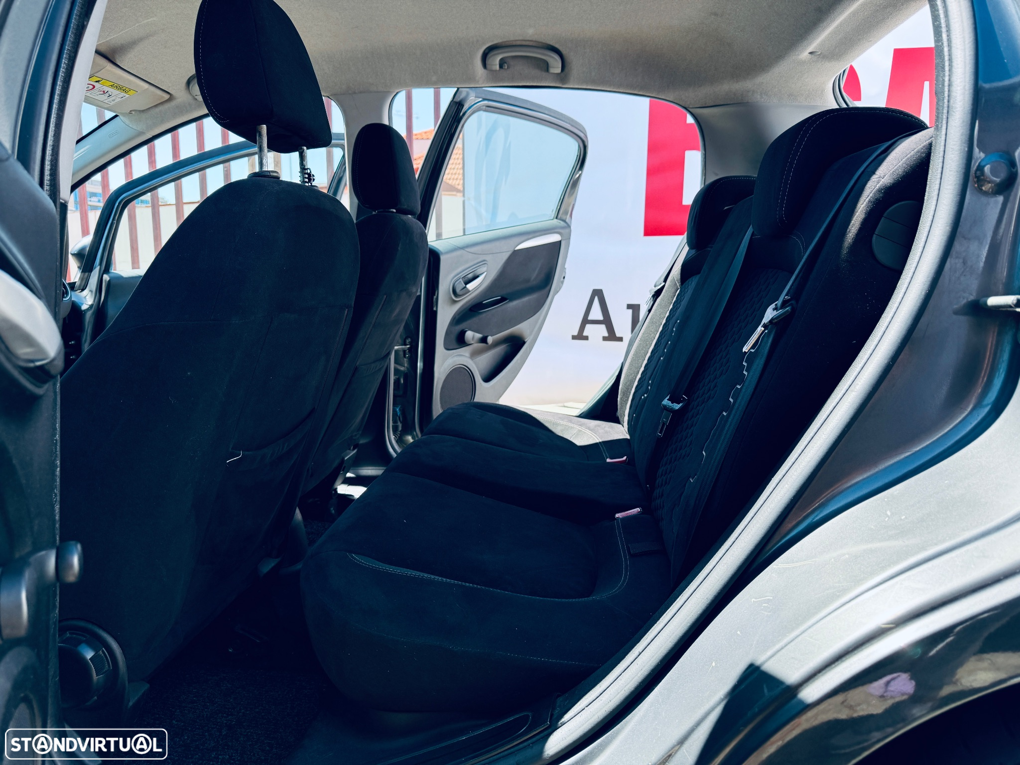 Fiat Punto 1.3 M-Jet Lounge S&S - 15