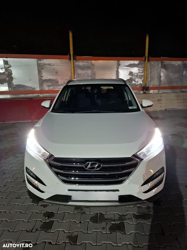 Hyundai Tucson 2.0 CRDI 4WD Automatik Premium - 23
