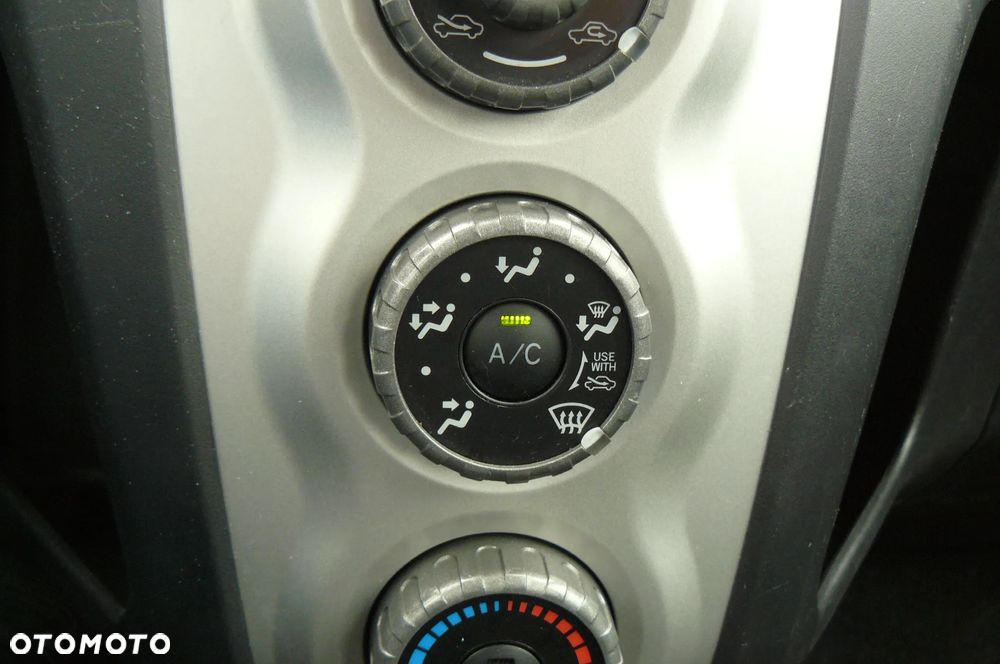 Toyota Yaris - 19