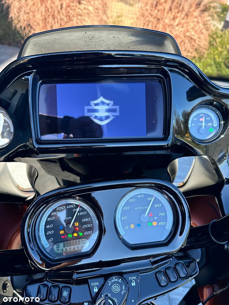 Harley-Davidson Touring Road Glide - 29