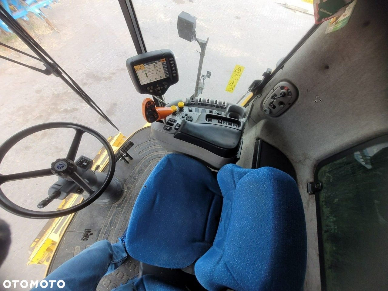 New Holland - 11