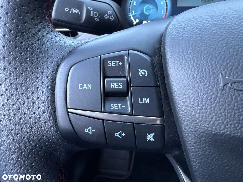 Ford Focus 1.0 EcoBoost mHEV ST-Line X - 17