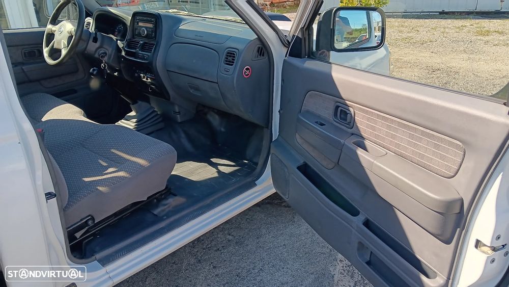 Nissan Pick-UP 2.5 TD - 12