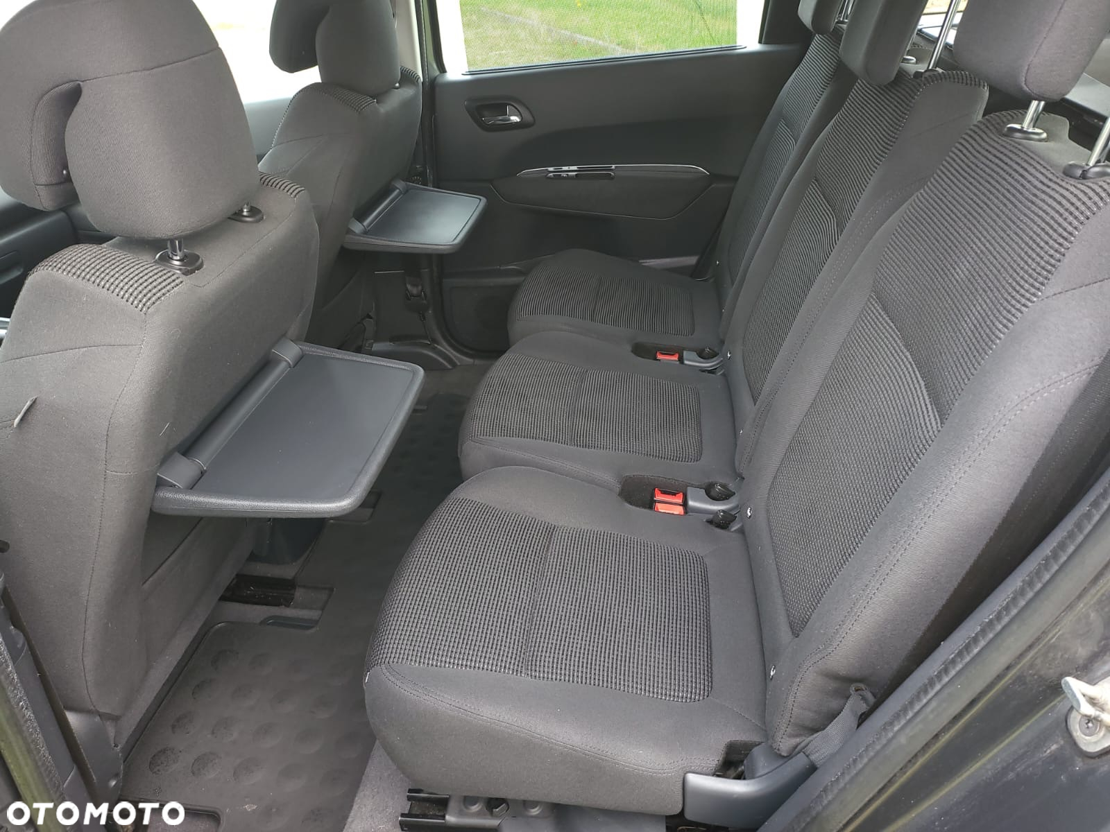 Peugeot 5008 1.6 BlueHDI Allure S&S - 4