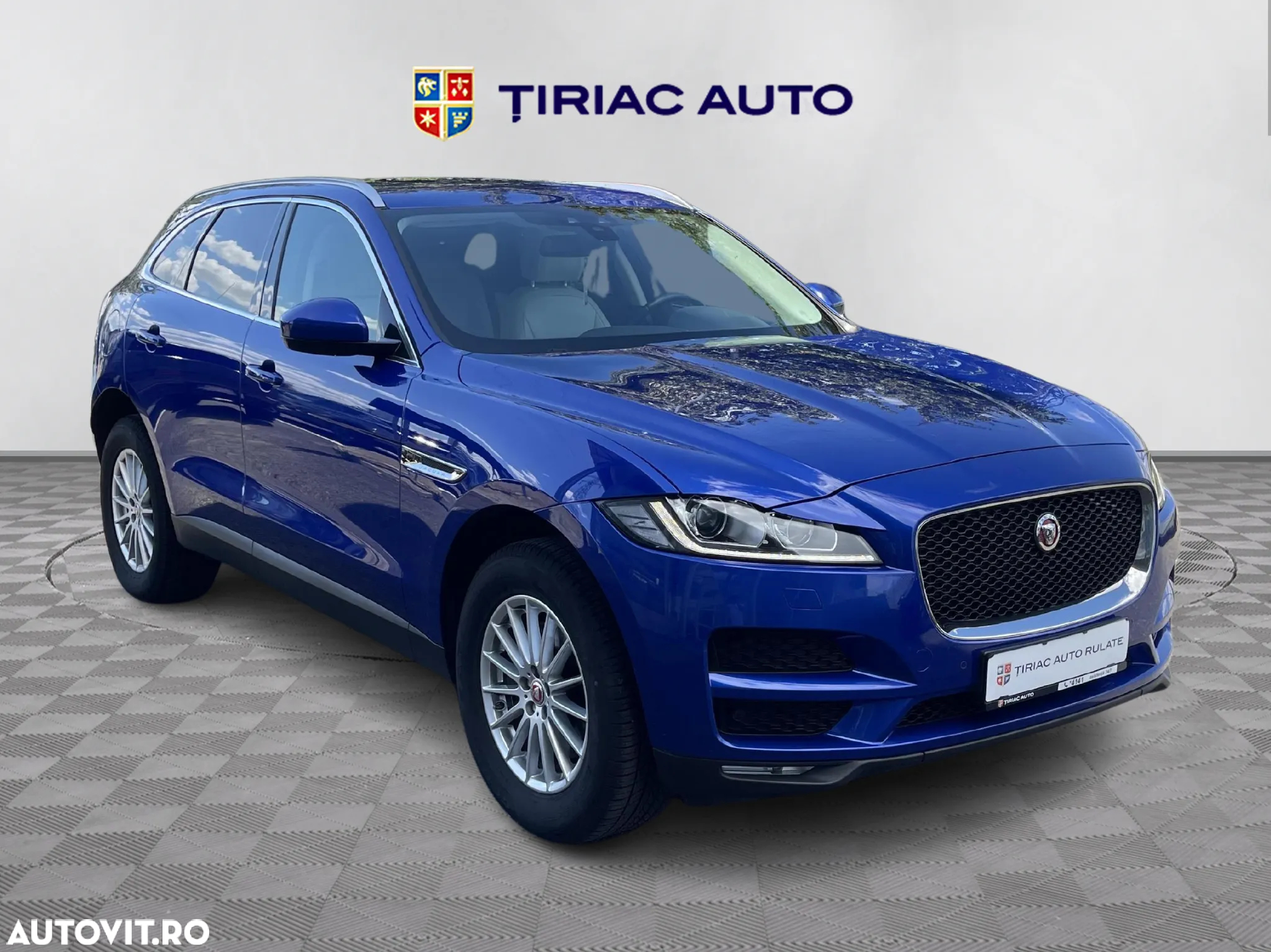 Jaguar F-Pace - 7