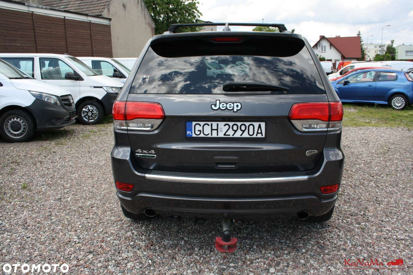 Jeep Grand Cherokee - 12