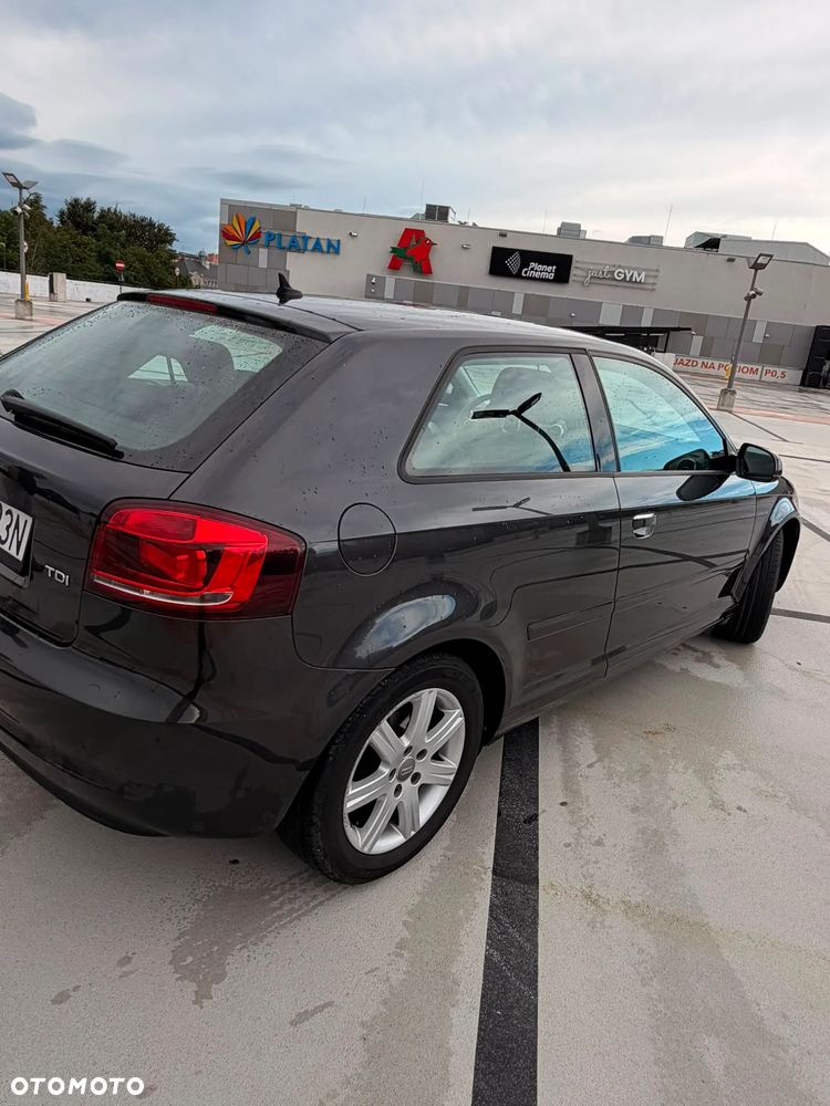 Audi A3 3-drzwiowe 1.6 TDI DPF Ambiente - 5