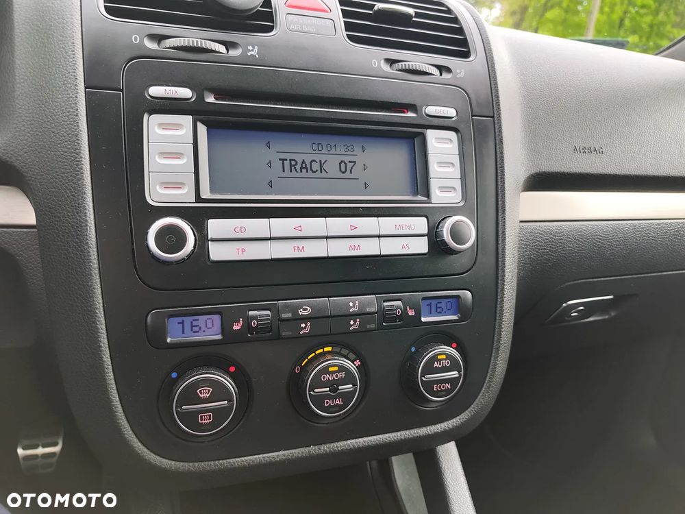 Volkswagen Golf - 11