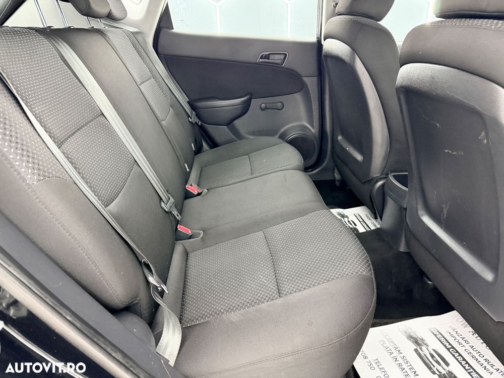 Hyundai i30 1.6 CRDI blue Classic - 7