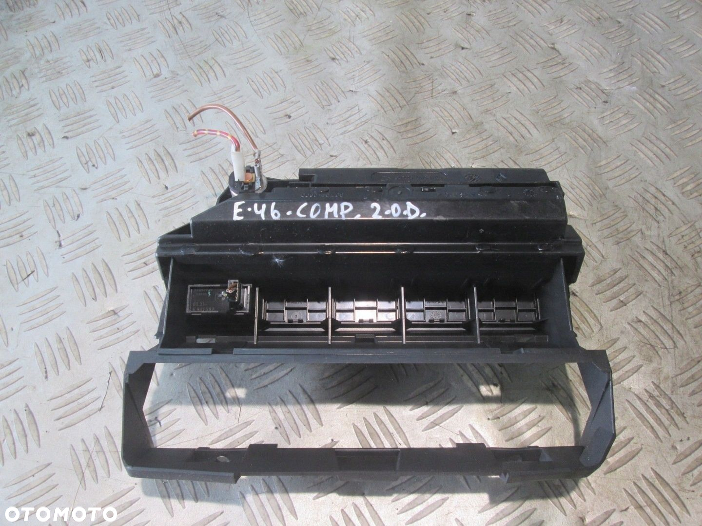 POPIELNICZKA PRZÓD PRZYCISK DSC BMW E46 - 3