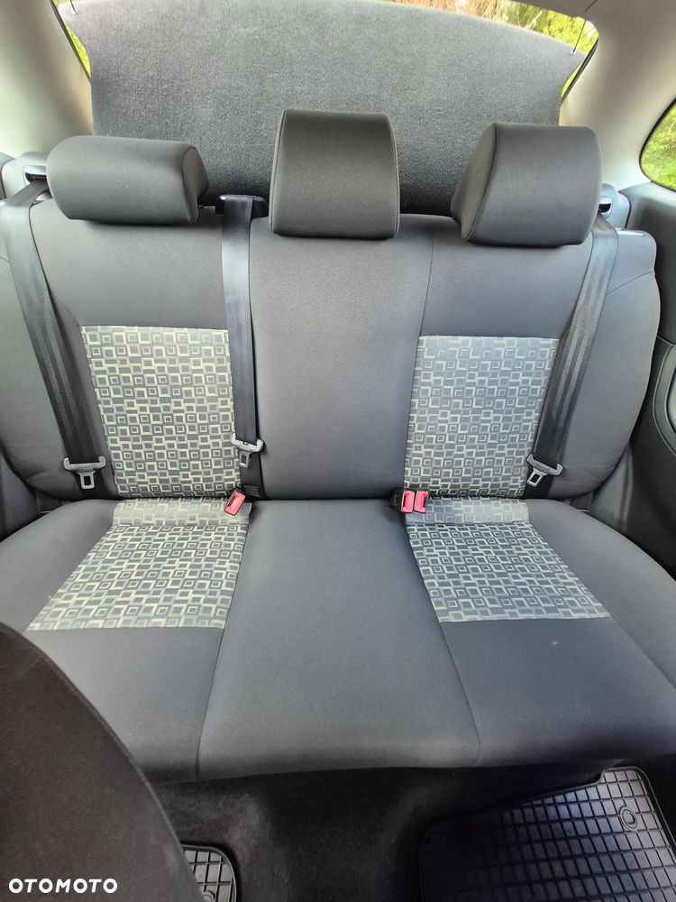 Seat Ibiza SC 1.4 16V Reference - 9