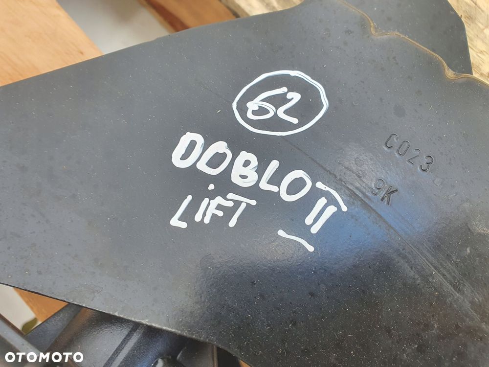 ZAMEK DRZWI PRZESUWNYCH Fiat Doblo II lift 521629950 prawy - 2