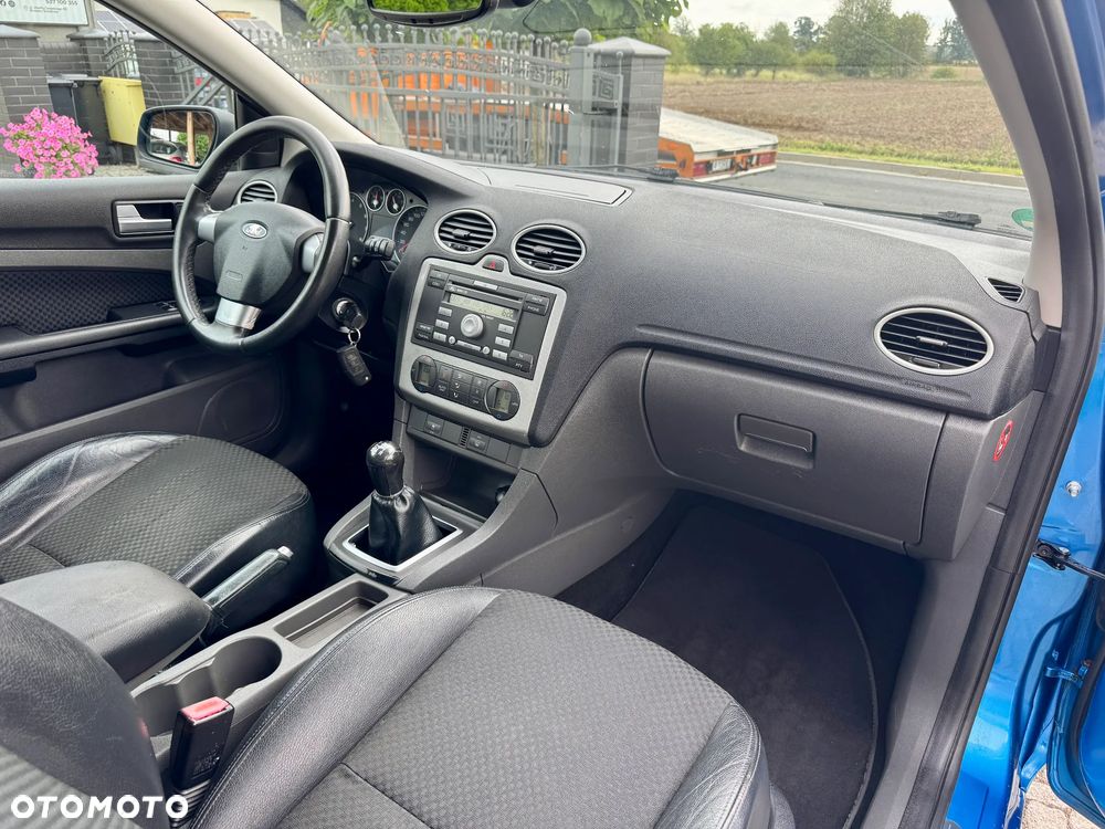 Ford Focus 1.6 Ti-VCT Titanium - 16