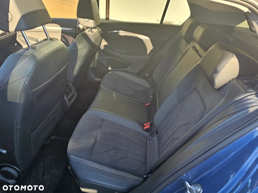 Volkswagen Golf 1.5 TSI Special Edition - 6