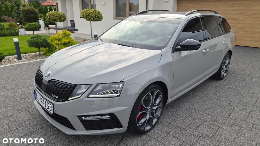 Skoda Octavia 2.0 TDI DSG RS - 32