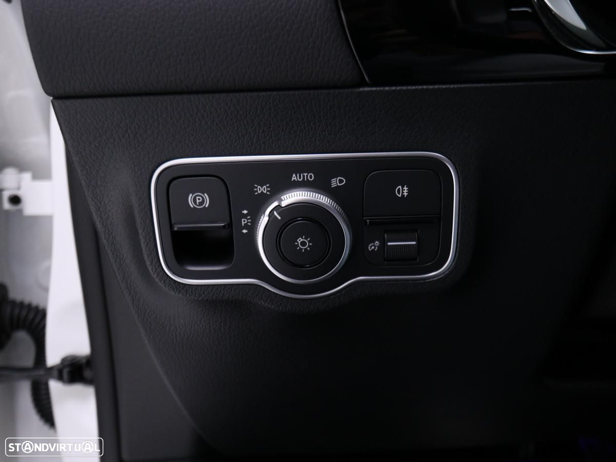 Mercedes-Benz EQA 300 4Matic AMG Line - 18