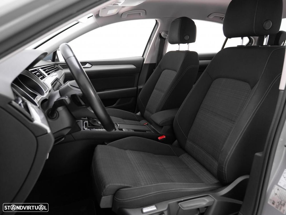 VW Passat 2.0 TDI Business DSG - 9