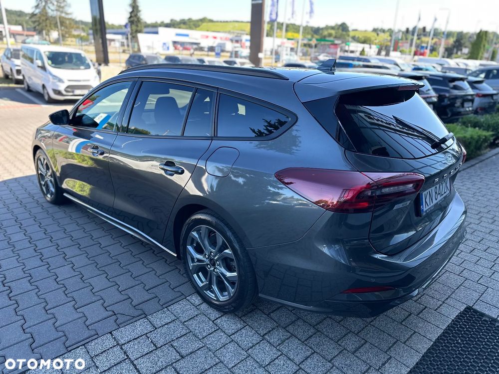 Ford Focus 1.0 EcoBoost Hybrid ST-LINE X - 3