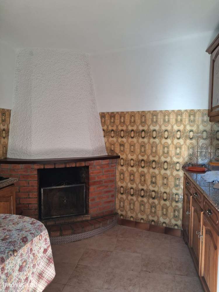 2 Moradias para Remodelação em Cernache - Grande imagem: 3/28