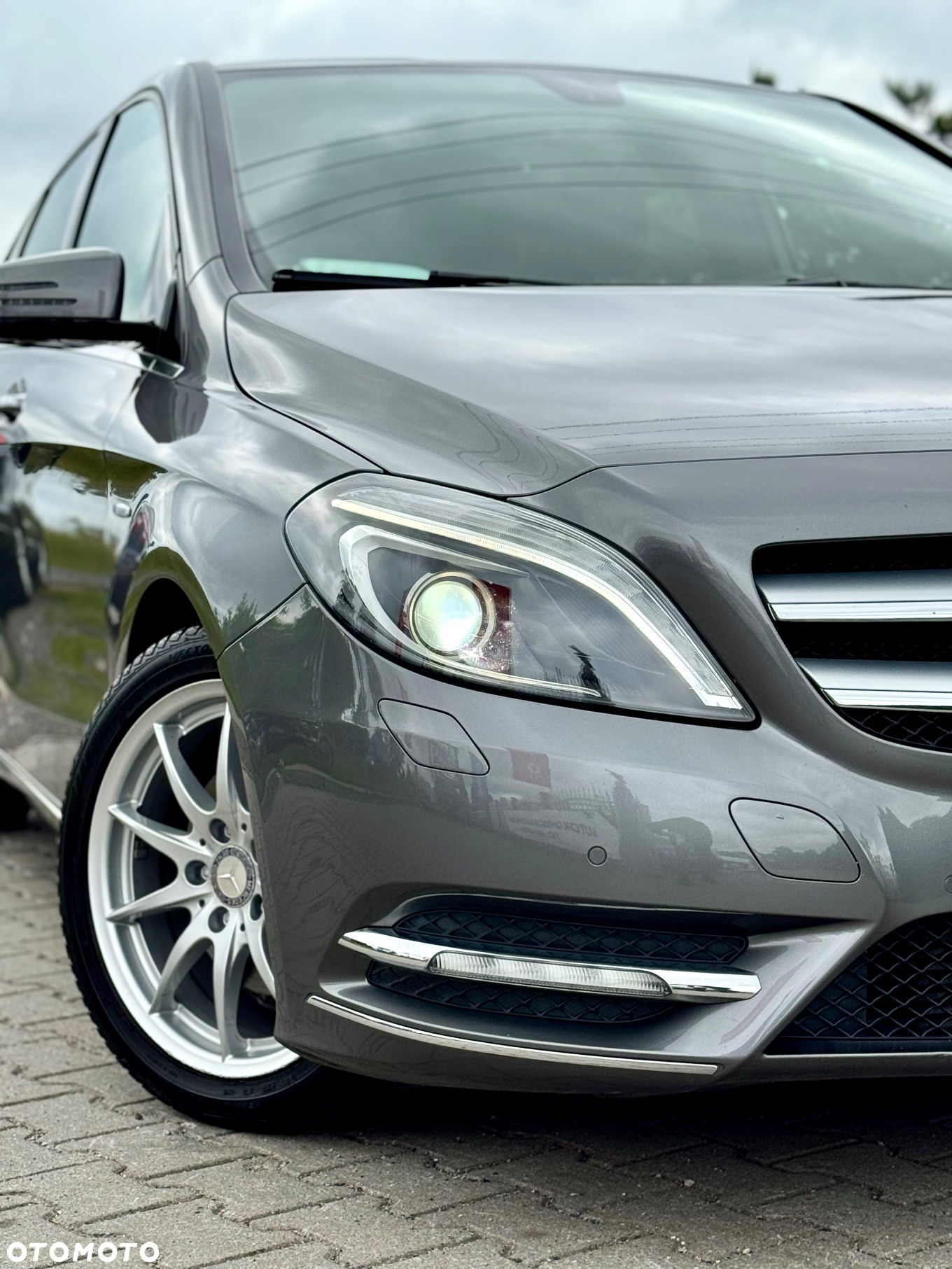 Mercedes-Benz Klasa B 180 BlueEFFICIENCY Edition - 31