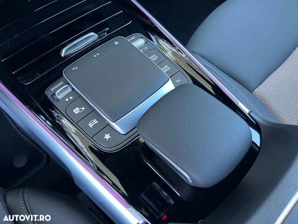 Mercedes-Benz EQB 300 4MATIC - 10