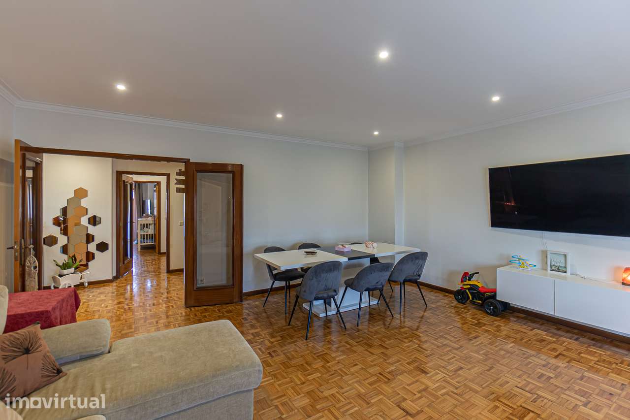 Andar Moradia T3 Duplex em Pedroso - Grande imagem: 2/18