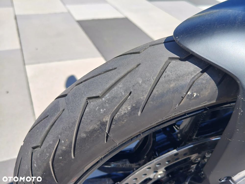 Ducati Monster - 10