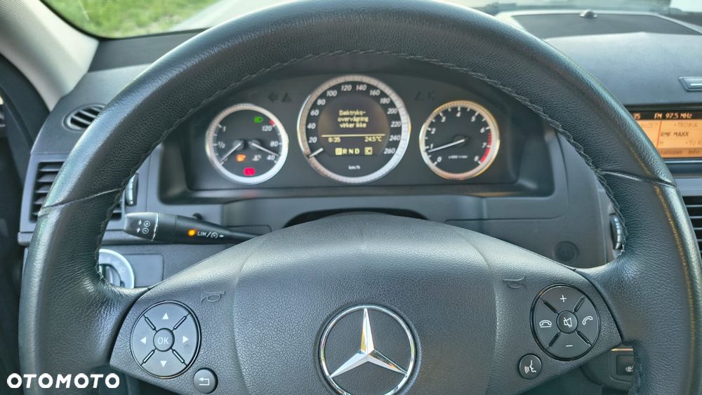 Mercedes-Benz Klasa C 180 Kompressor Automatik BlueEFFICIENCY - 15