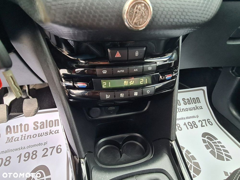 Peugeot 2008 1.2 Pure Tech GPF Allure S&S - 17