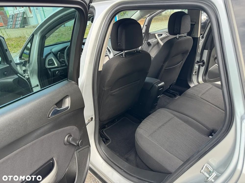 Opel Astra - 18