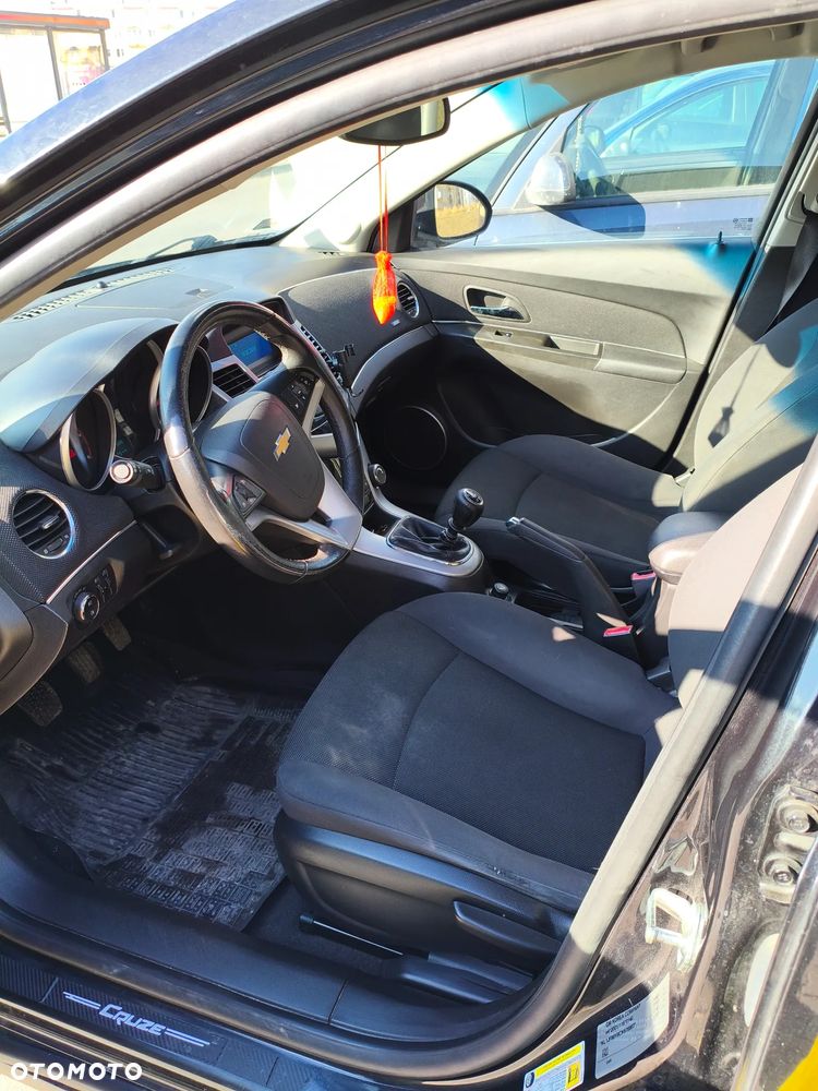 Chevrolet Cruze - 16