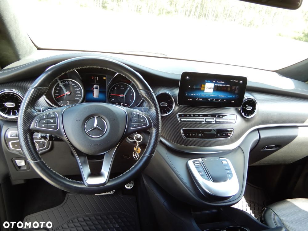 Mercedes-Benz Klasa V 300 d 4-Matic Exclusive 9G-Tronic (d³ugi) - 35