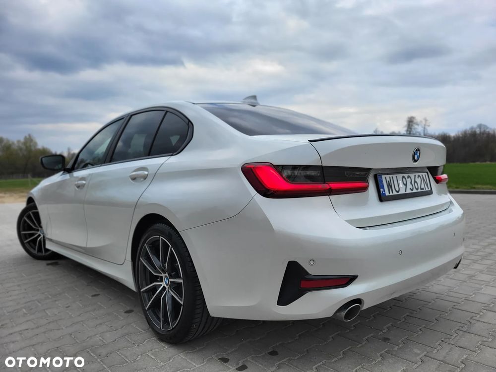 BMW Seria 3 318d Sport Line - 15