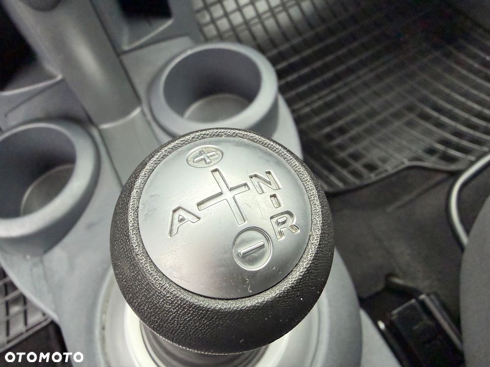 Mitsubishi Colt - 16