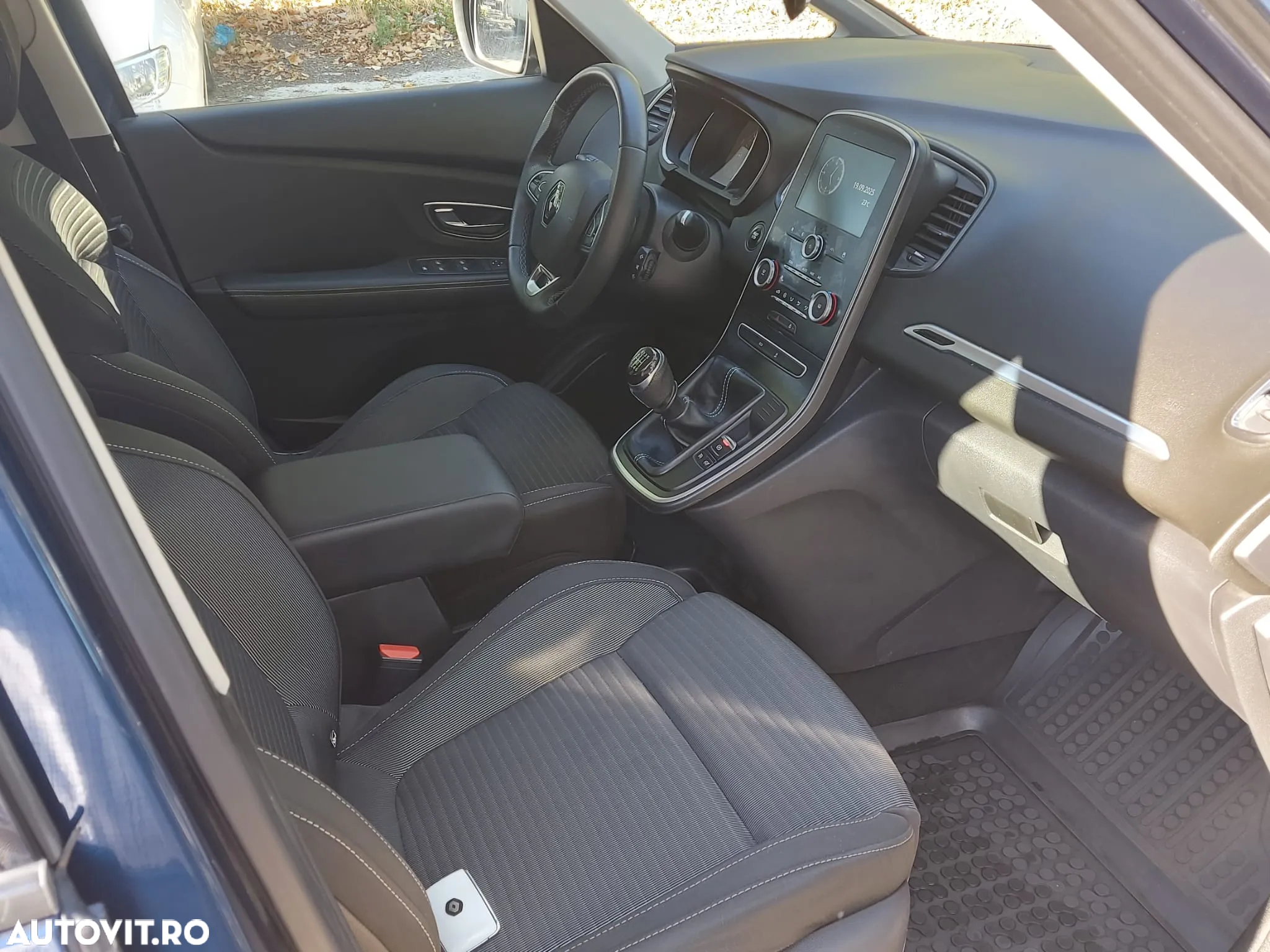 Renault Scenic ENERGY dCi 110 Start & Stop Expression - 17