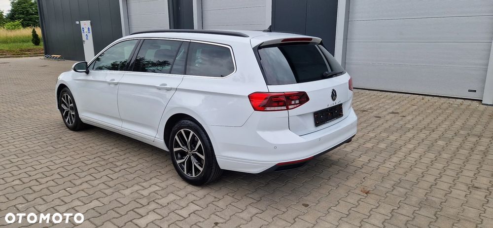 Volkswagen Passat 2.0 TDI SCR DSG Business - 4