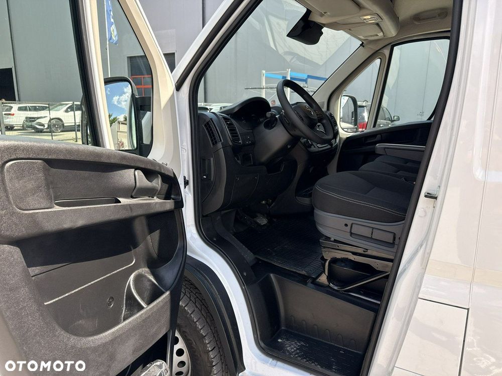 Opel Movano - 10