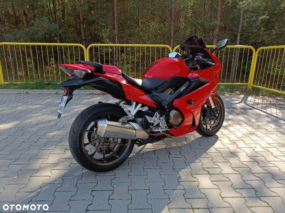 Honda VFR - 10