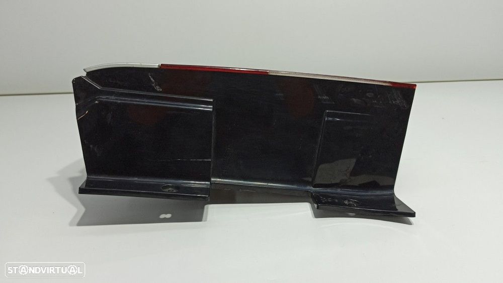 FAROLIM TRASEIRO DIREITO SSANGYONG KYRON 200 XDI LIMITED - 3