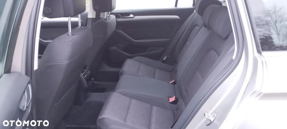Volkswagen Passat 1.6 TDI BMT Comfortline - 4