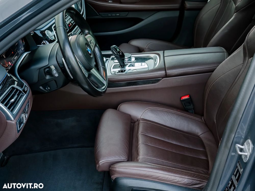 BMW Seria 7 730d xDrive MHEV - 27