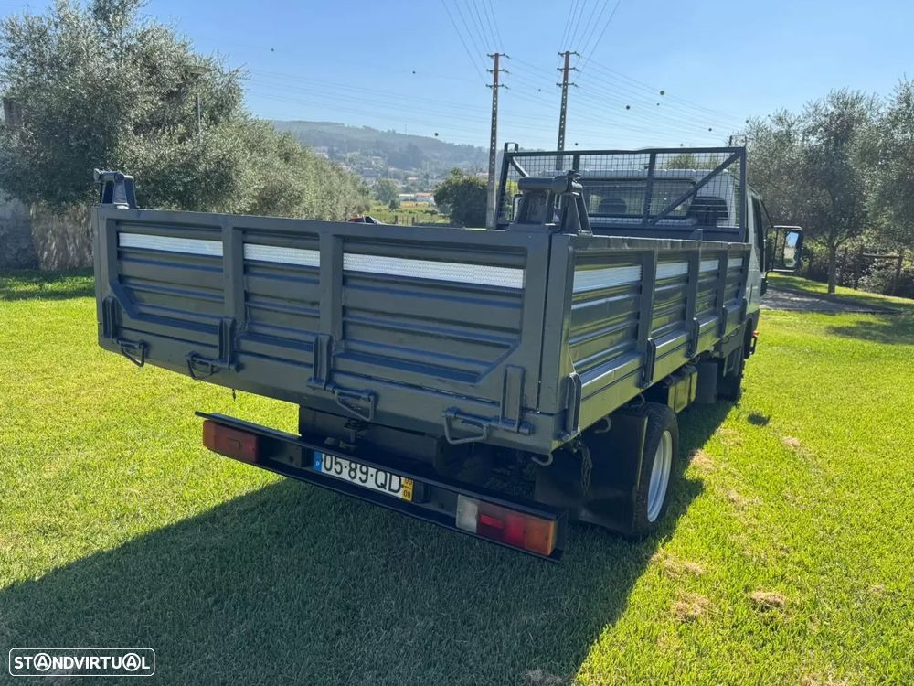 Mitsubishi canter 2.8 turbo tribasculante - 11