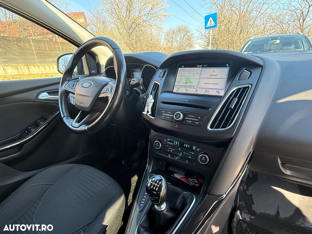 Ford Focus 1.0 EcoBoost Titanium - 8
