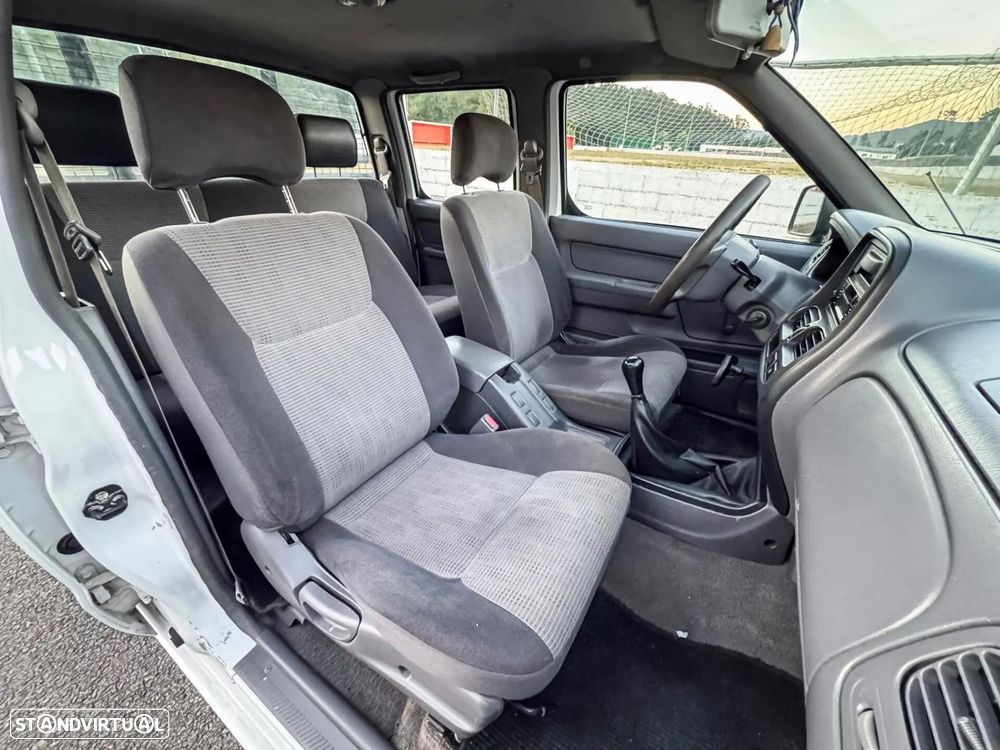 Nissan Pick Up 2.5 DDTi CD Comfort 2WD - 13